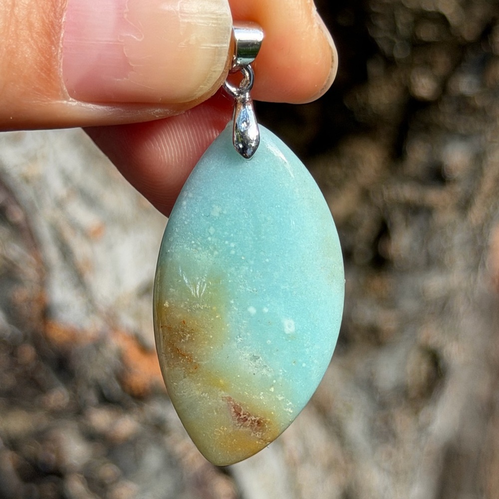 925 silver plat4ed Carribean calcite pendant 0448